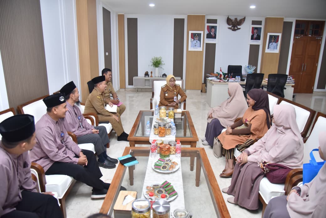 Audiensi dari Pesantren Hidayatullah Yayasan Al-Iman Kebumen