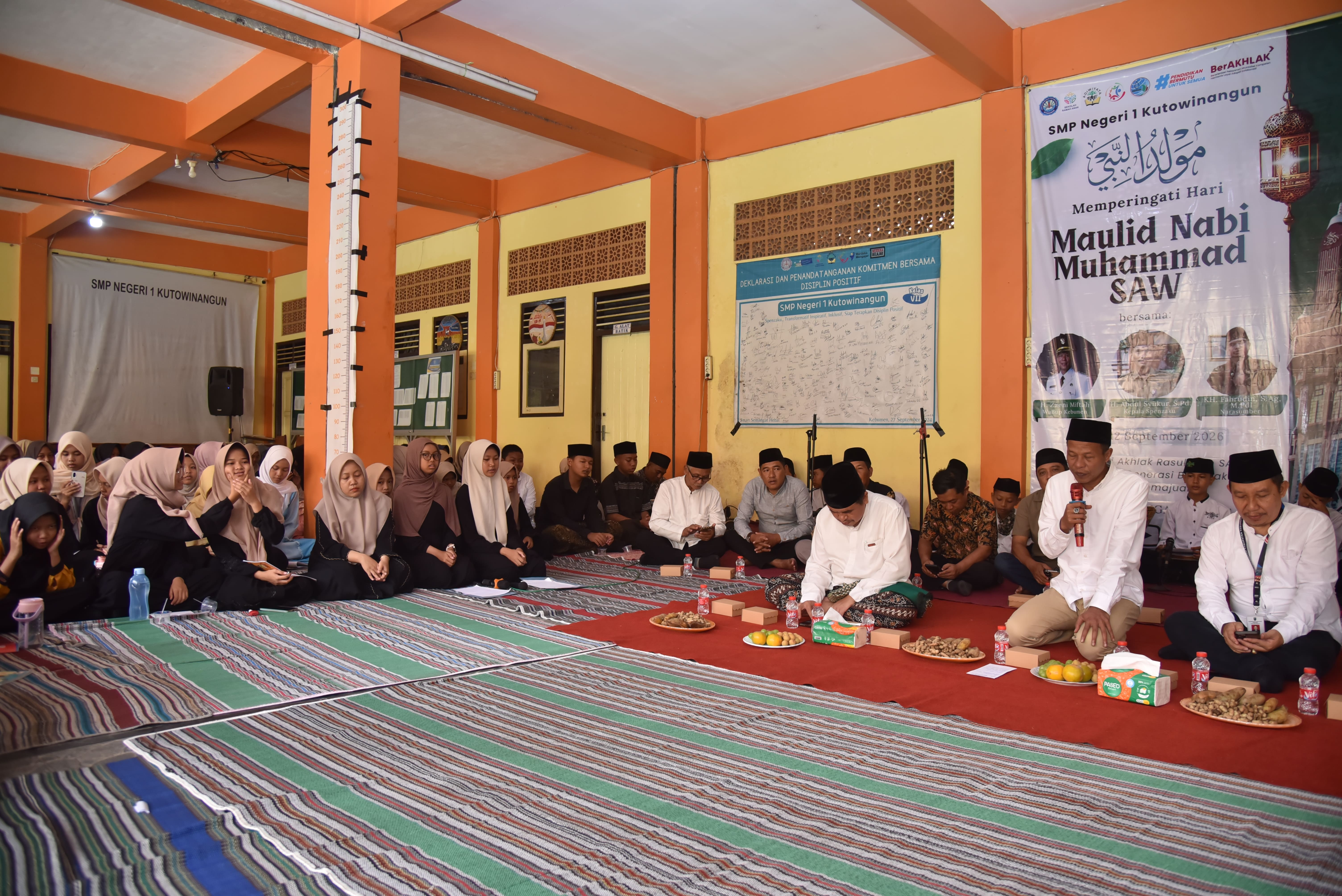 Peringatan Maulid Nabi Muhammad SAW Di SMP N 1 Kutowinangun
