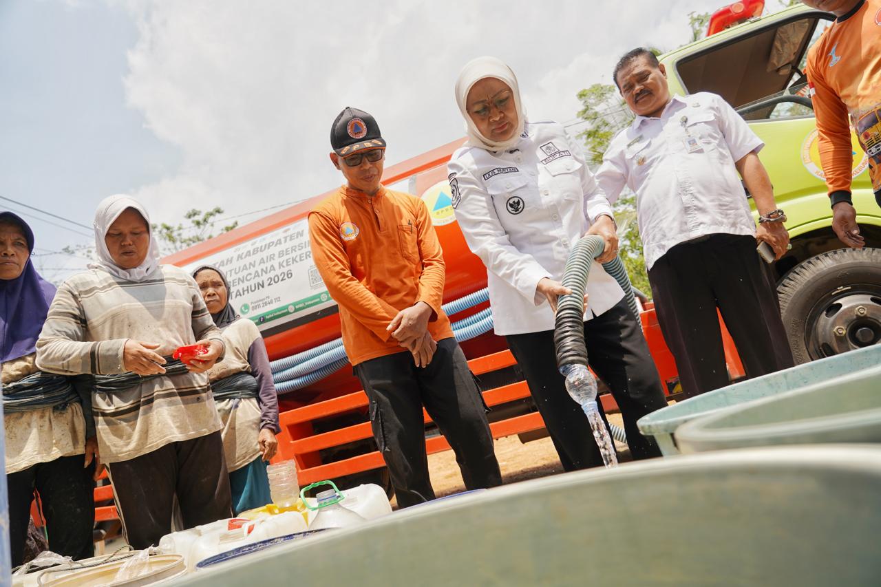 Bupati Kebumen Tinjau Penyaluran Air Bersih Di Desa Giriteto