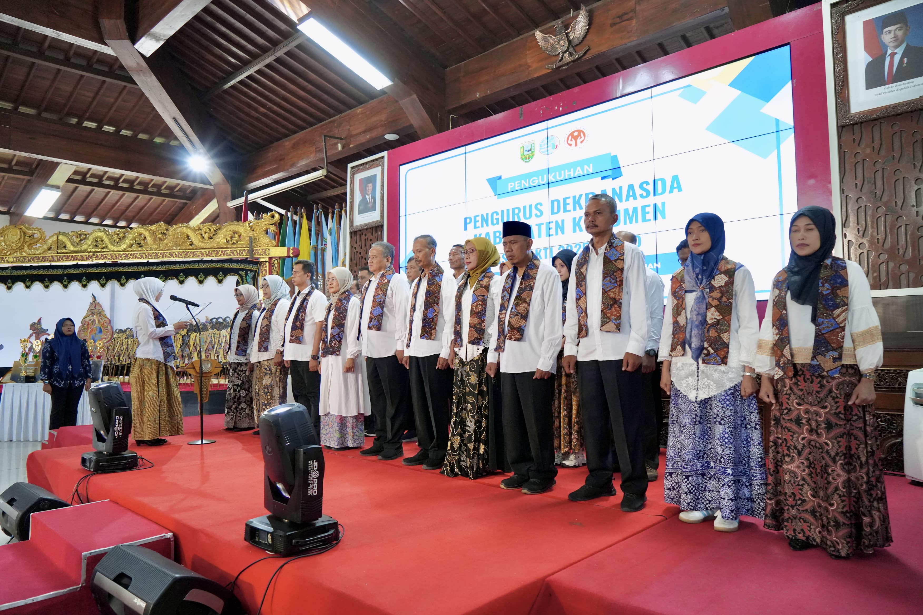 Bersamaan Wastra Kriya Festival: Pengurus Dekranasda Kebumen Masa Bakti 2025-2030 Dikukuhkan