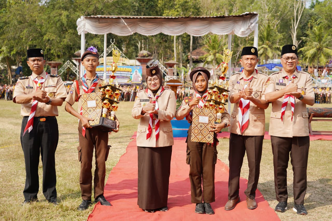 Jambore Cabang Kebumen 2026 Resmi Ditutup, Bupati Lilis Nuryani Tekankan Pembentukan Karakter Mandiri