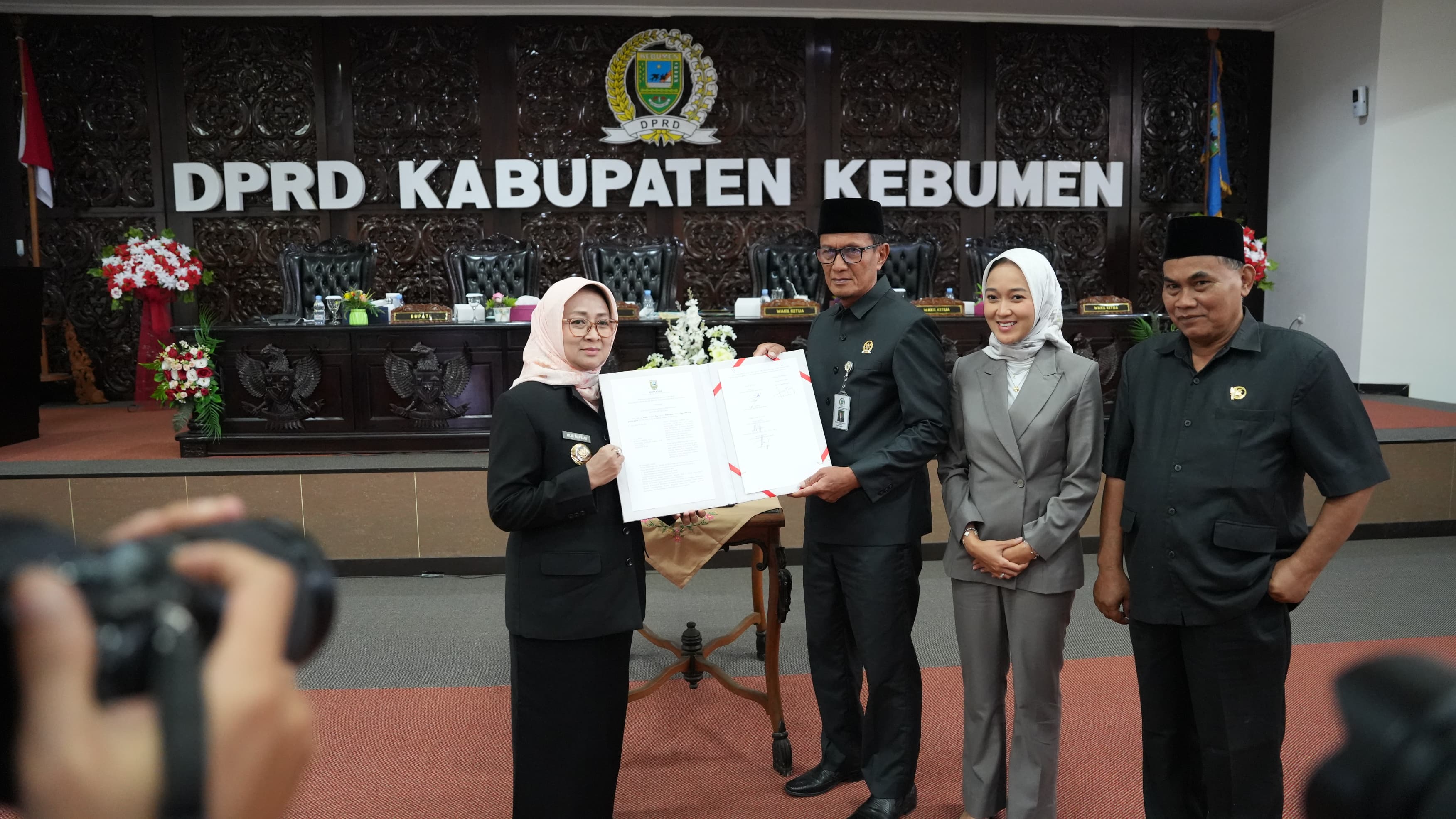 Paripurna DPRD Kebumen Setujui Raperda Ekonomi Kreatif dan Kabupaten Layak Anak