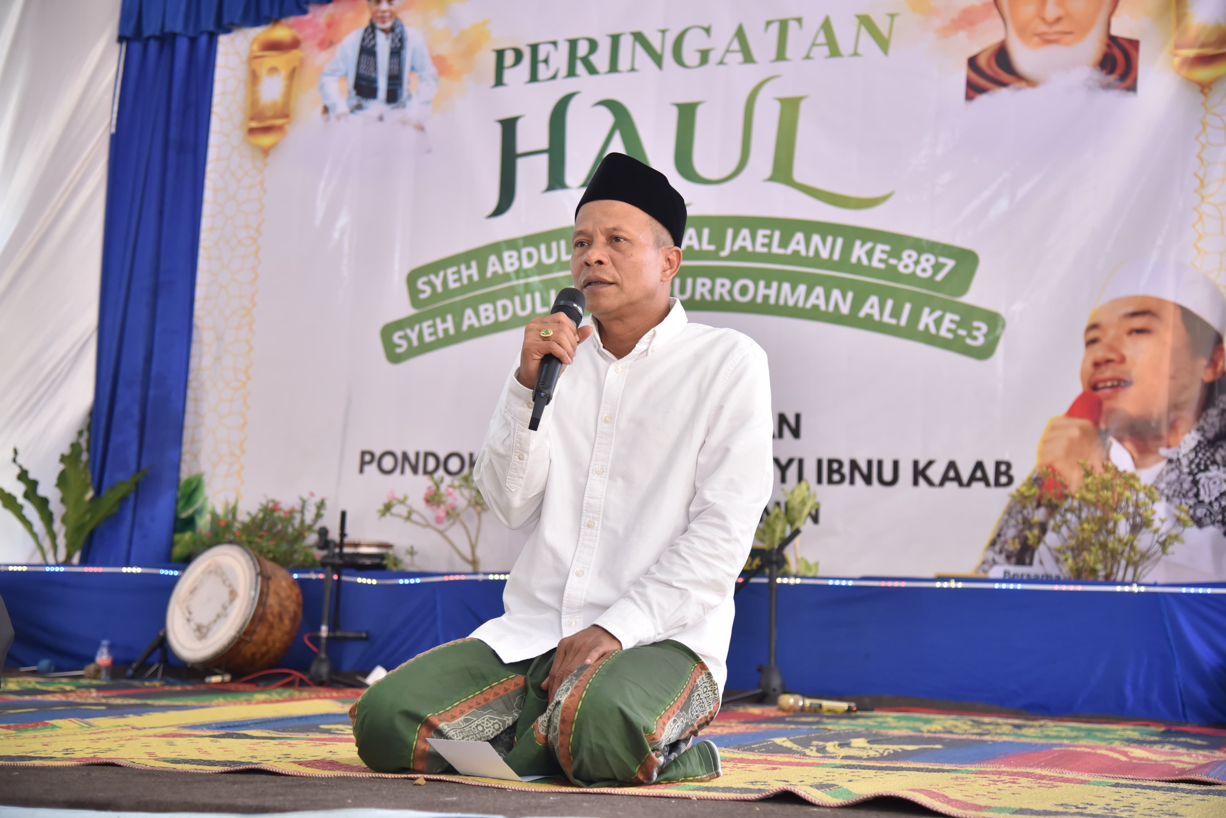 Peringati Haul Masyayikh dan Khotmil Qur’an di Ponpes Ubayyi Ibnu Ka'ab, Wabup Zaeni Miftah Ingatkan Bahaya Gadget dan Judi Online